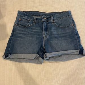 Levi’s Midi Shorts EUC size 30